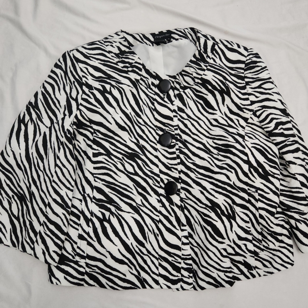 Chapter one Women's Size 8 black white zebra blazer #T01